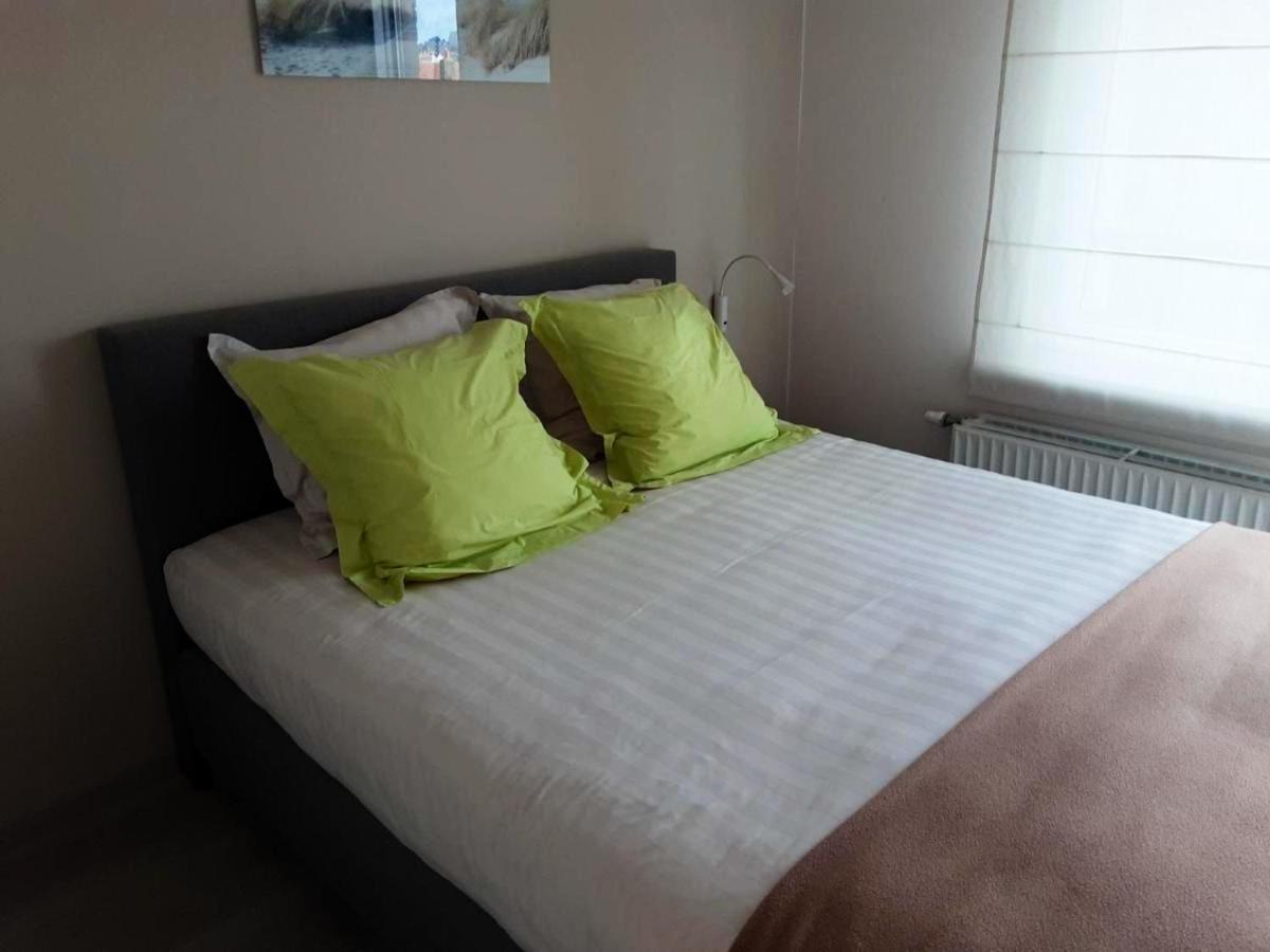 Comfortable In The Heart Of Knokke Heist 80 M² Balcony Apartment Brügge
